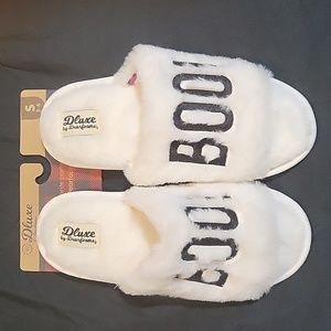 Dluxe- Memory Foam slid on Sleepers. NWT